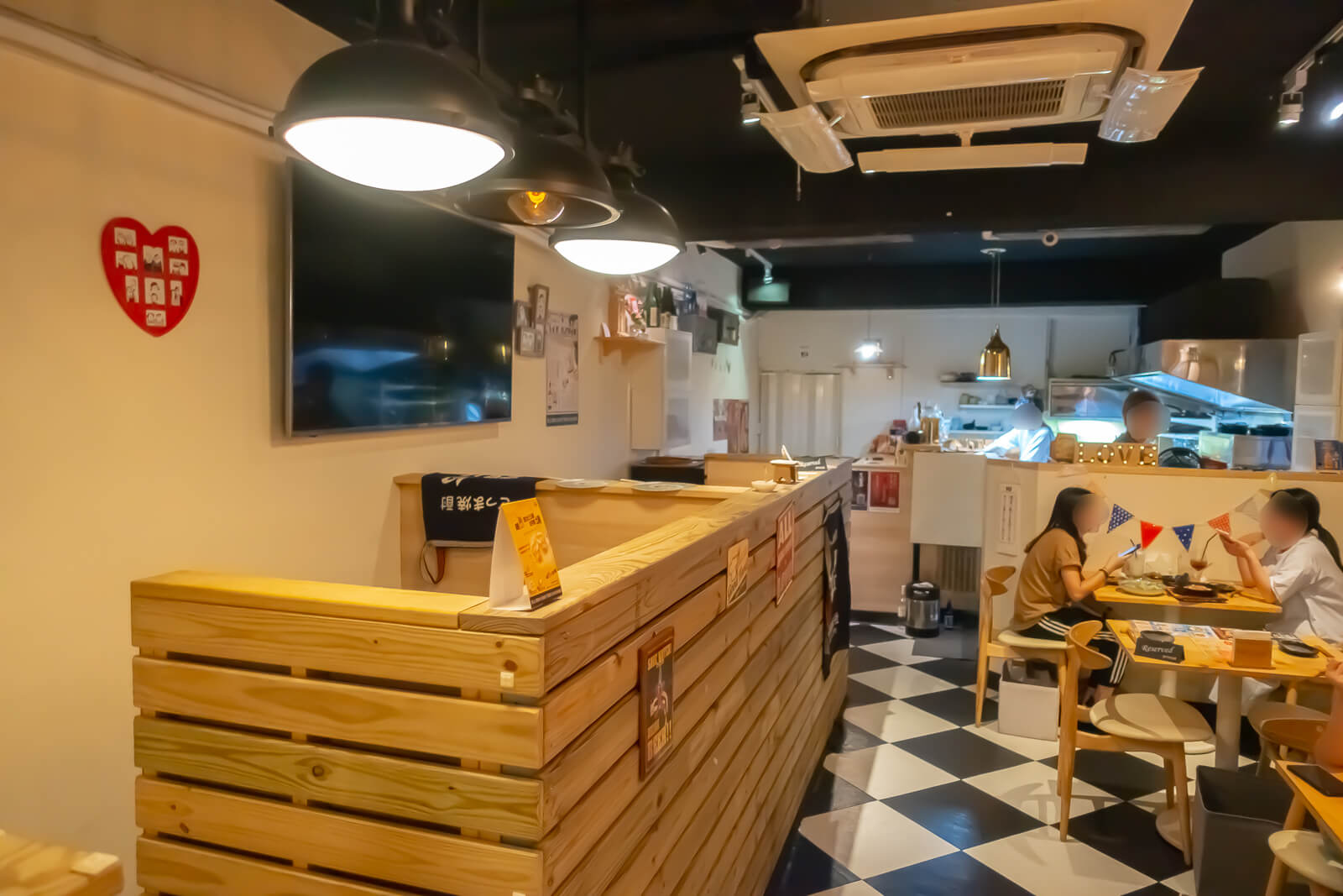 桃之木 居酒屋バル! 店内