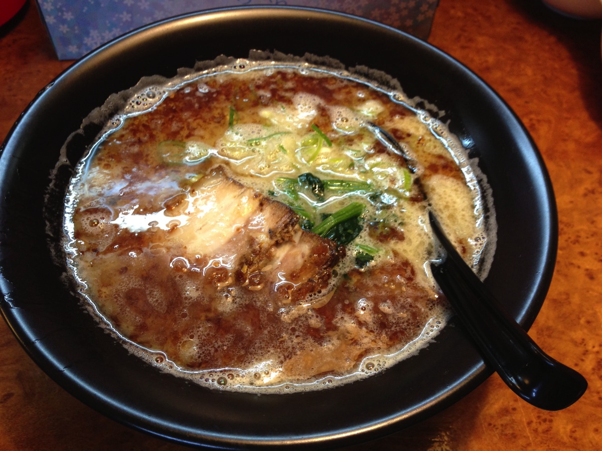 黒ラーメンのアップ