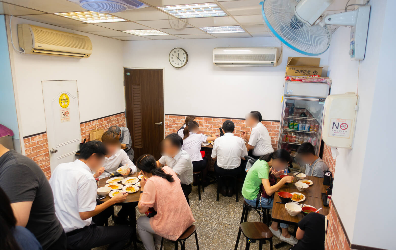 朱家嘉義雞肉飯店内3