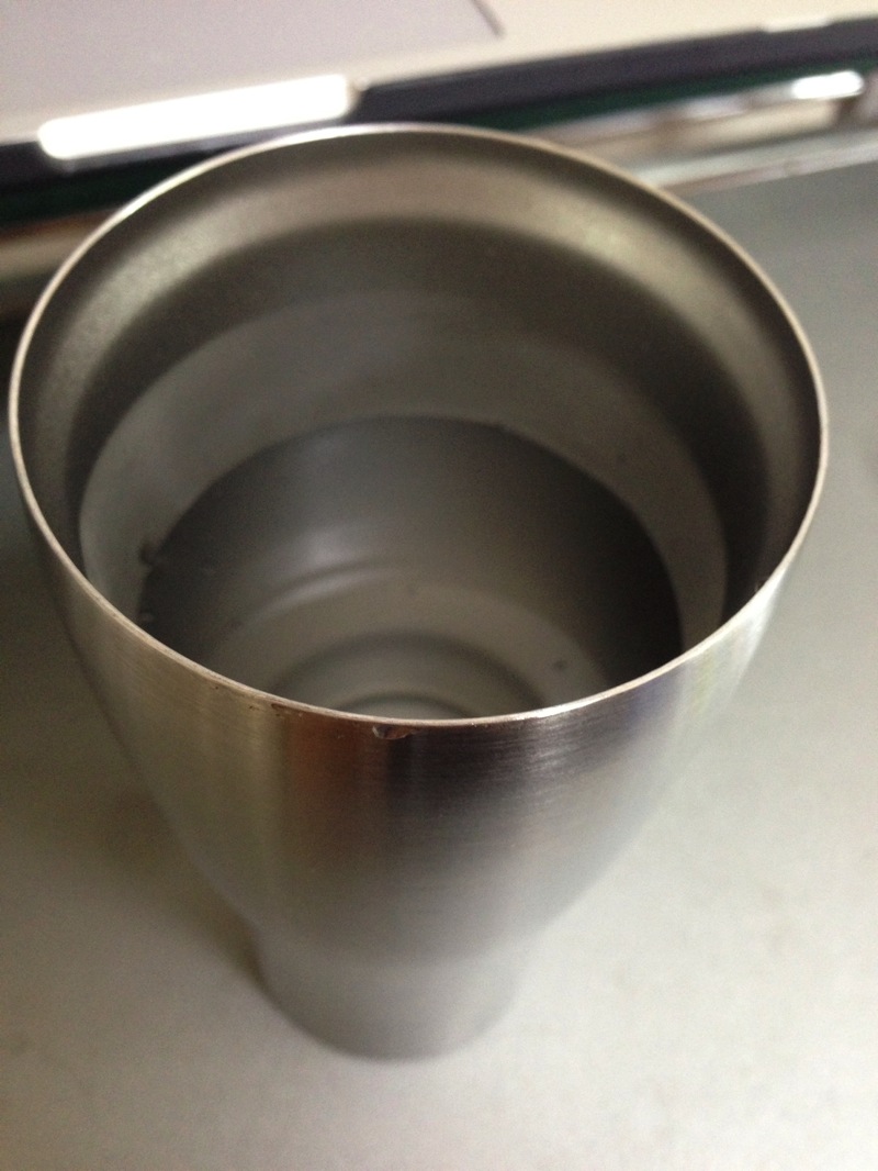 水を入れたタンブラー